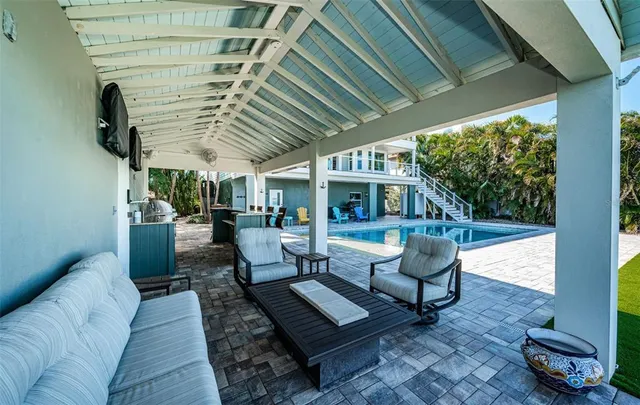 $2,975,000 | 297 1st Street West, St. Petersburg, FL 33715
