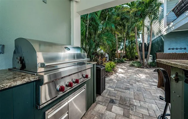 $2,975,000 | 297 1st Street West, St. Petersburg, FL 33715