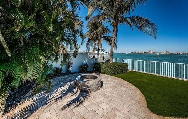 $2,975,000 | 297 1st Street West, St. Petersburg, FL 33715