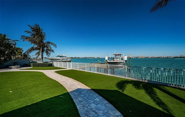 $2,975,000 | 297 1st Street West, St. Petersburg, FL 33715