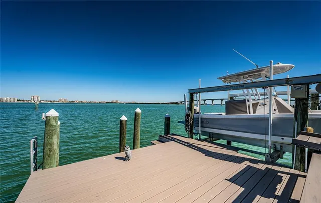 $2,975,000 | 297 1st Street West, St. Petersburg, FL 33715