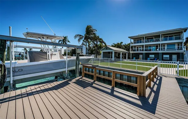 $2,975,000 | 297 1st Street West, St. Petersburg, FL 33715