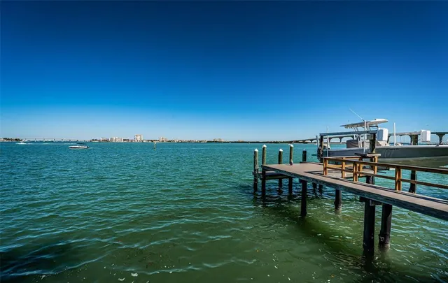 $2,975,000 | 297 1st Street West, St. Petersburg, FL 33715