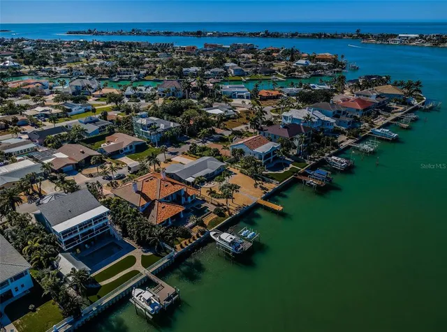 $2,975,000 | 297 1st Street West, St. Petersburg, FL 33715