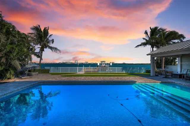 $2,975,000 | 297 1st Street West, St. Petersburg, FL 33715