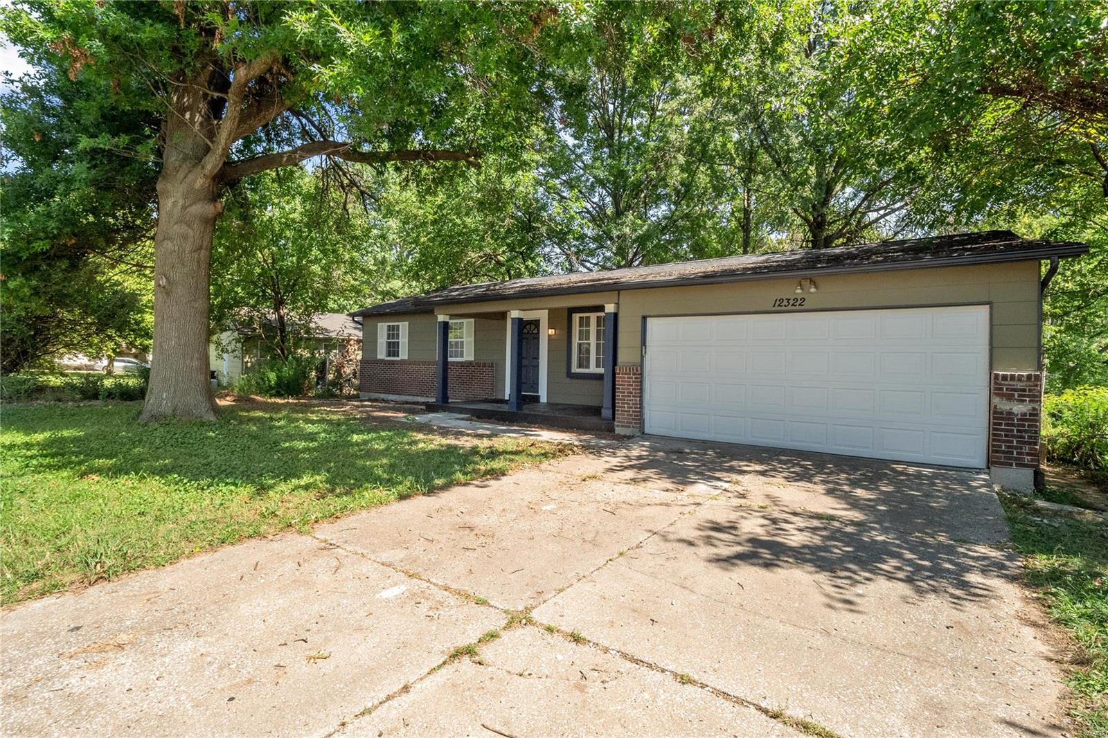 12322 Spanish Pond Road St. Louis, MO 63138 - Photo 2 of 34