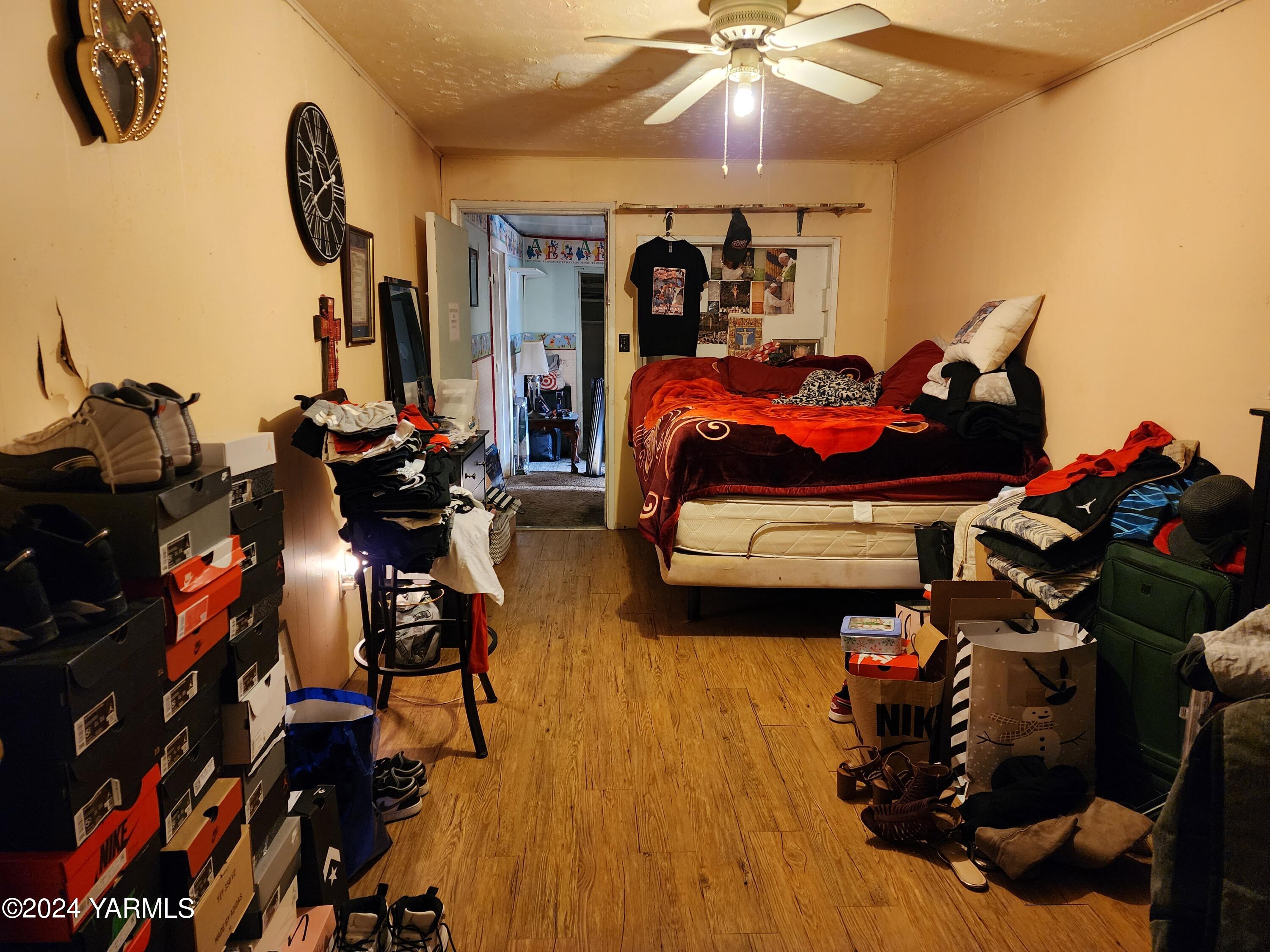 36 East 3rd Avenue Toppenish, WA 98948 - Photo 17 of 20 a view of a room with gym equipment