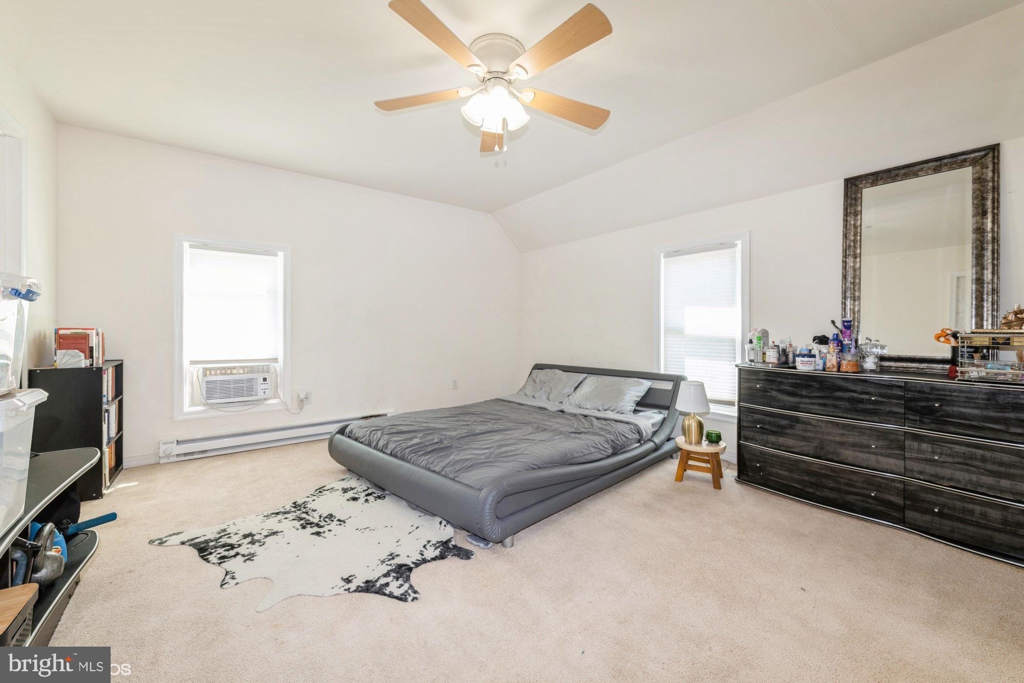 26421 Mariners Road Crisfield, MD 21817 - Photo 23 of 34 VAU;TED CEILING!