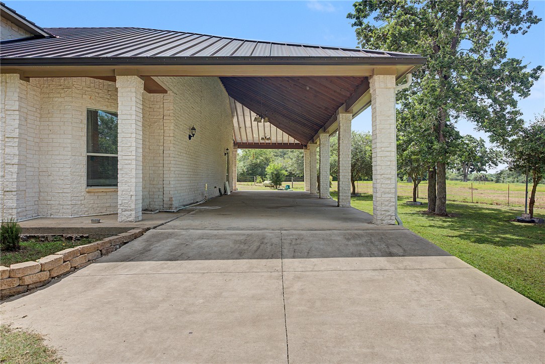 39595 Bosque Road Hempstead, TX 77445 - Photo 5 of 32