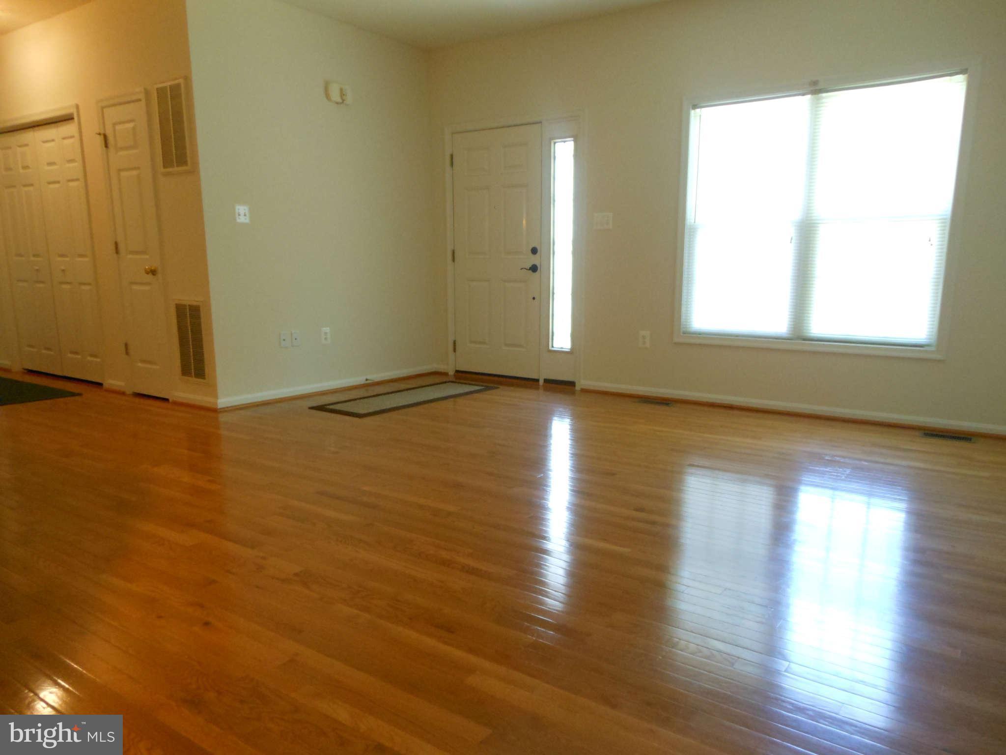 811 Forest Grove Road Colonial Beach, VA 22443 - Photo 17 of 30 Living Room