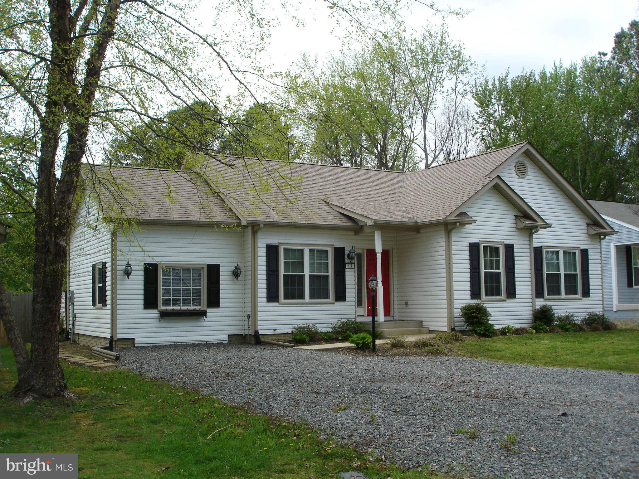 811 Forest Grove Road Colonial Beach, VA 22443 - Photo 4 of 30 Exterior (Front)