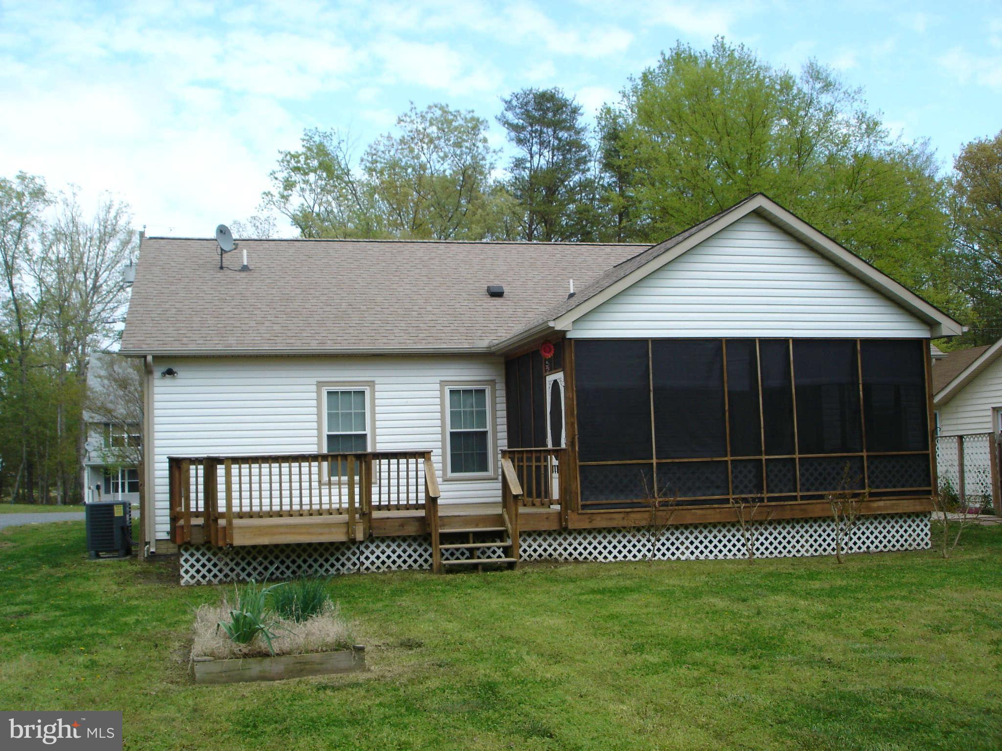 811 Forest Grove Road Colonial Beach, VA 22443 - Photo 5 of 30 Exterior (Rear)