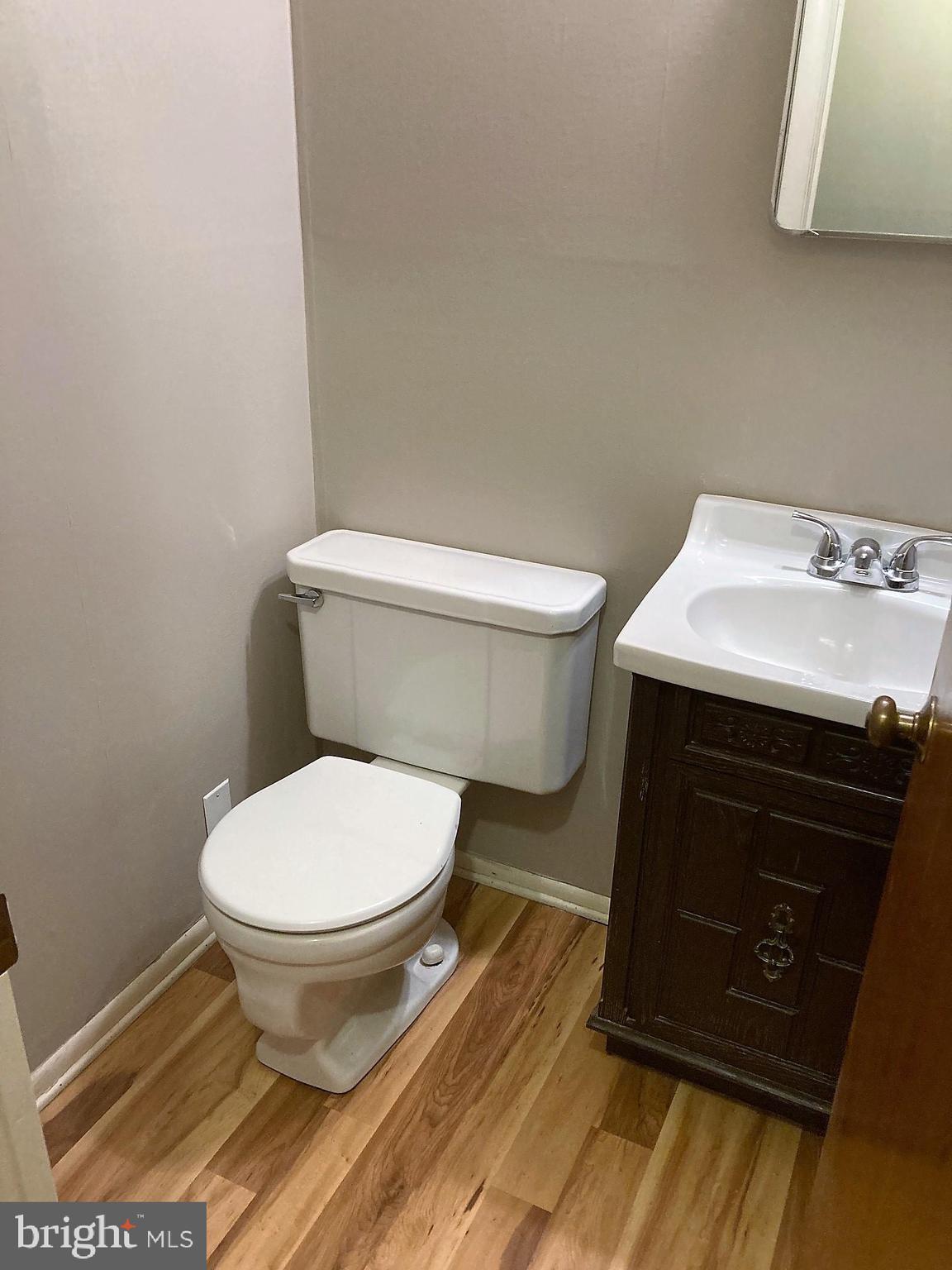 11917 Stevens Road Philadelphia, PA 19116 - Photo 20 of 25 Main floor powder room