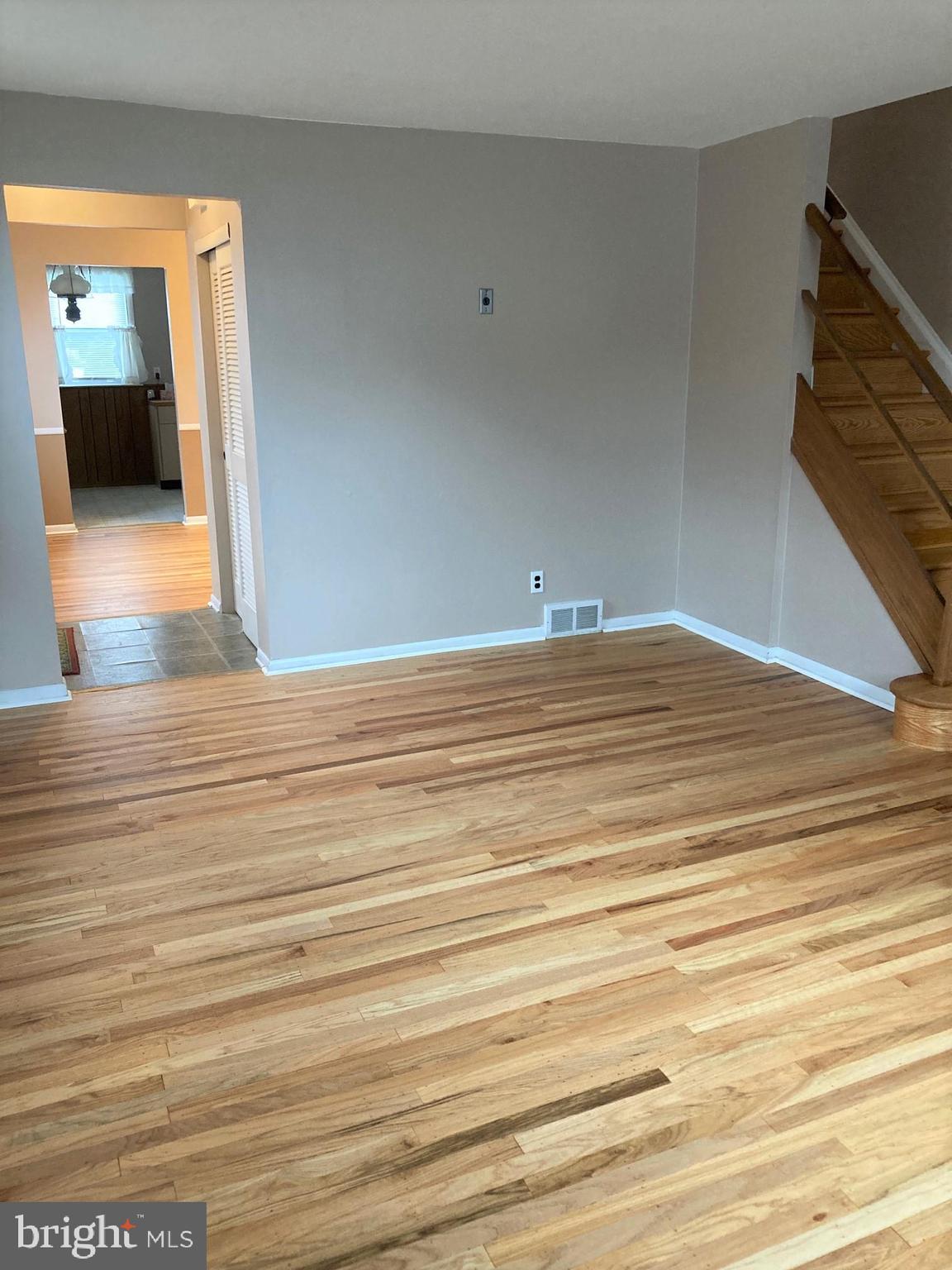 11917 Stevens Road Philadelphia, PA 19116 - Photo 5 of 25 Living Room