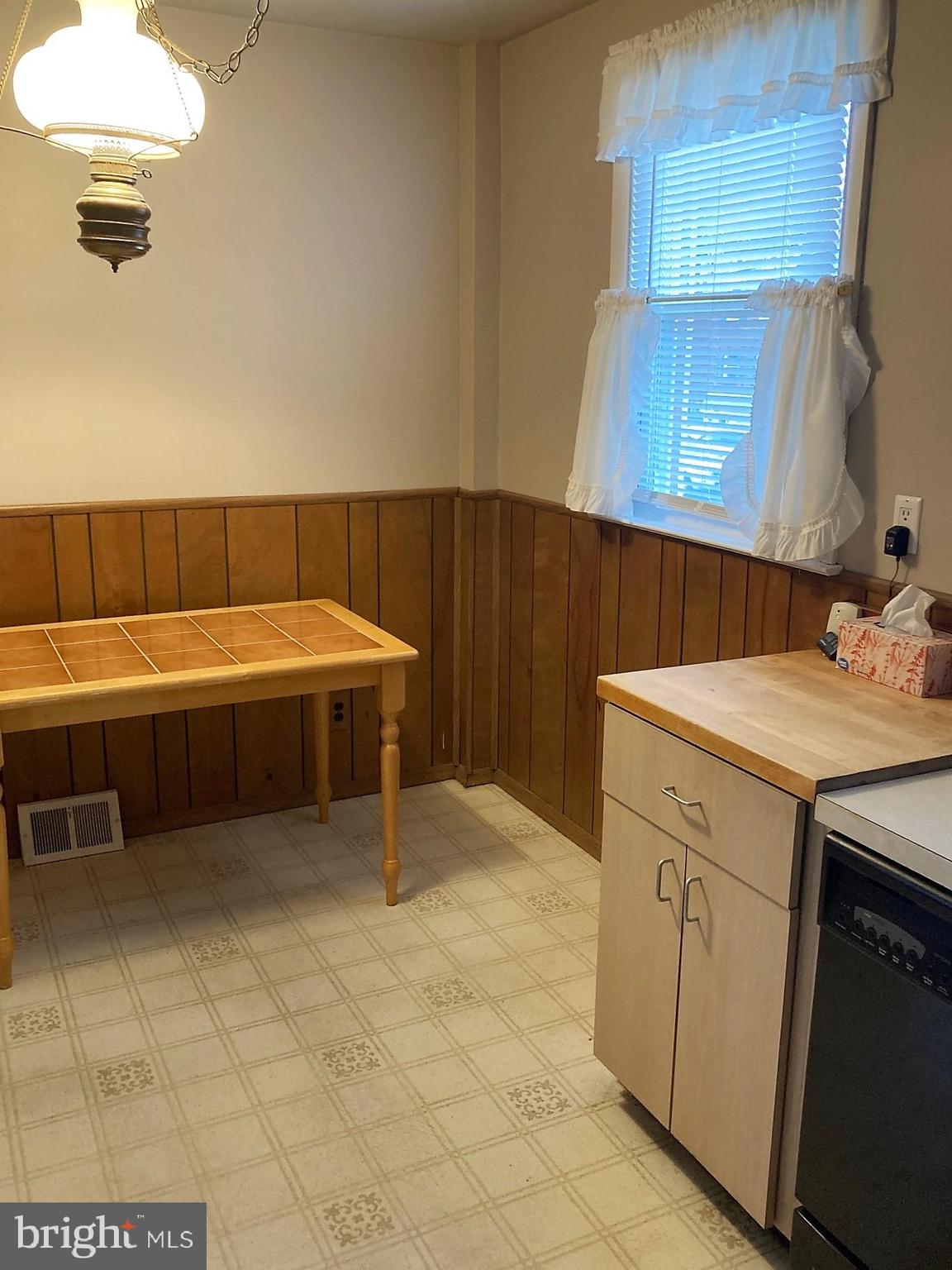 11917 Stevens Road Philadelphia, PA 19116 - Photo 10 of 25 Eat In Kitchen