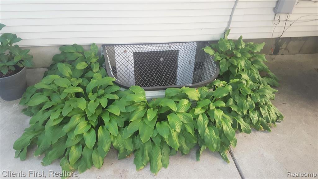 2232 Columbia Road Berkley, MI 48072 - Photo 8 of 30