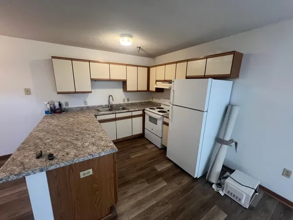 $159,900 | 1259 Taylor Street, Unit 3, Shakopee, MN 55379