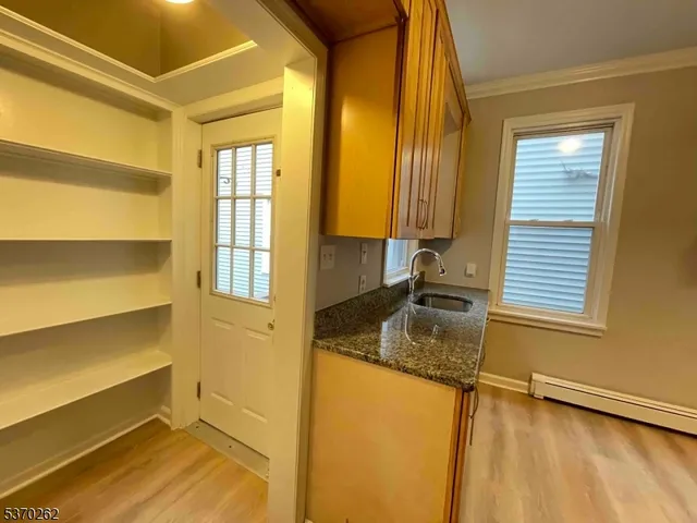 $2,580 | 20 Gould Street, Unit 1, Verona, NJ 07044