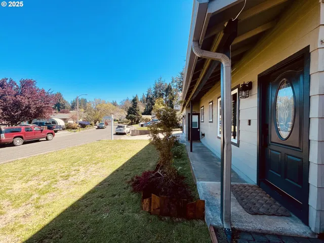 $419,000 | 3851 Edgewood Drive, North Bend, OR 97459