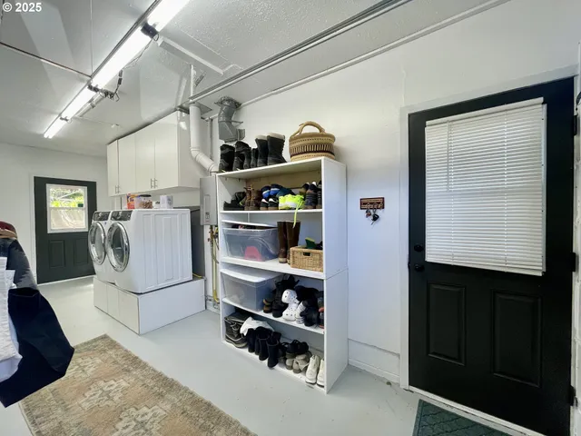 $419,000 | 3851 Edgewood Drive, North Bend, OR 97459