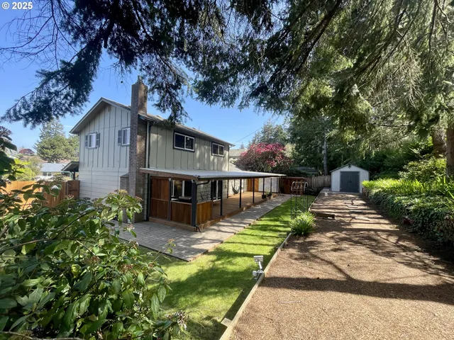 $419,000 | 3851 Edgewood Drive, North Bend, OR 97459