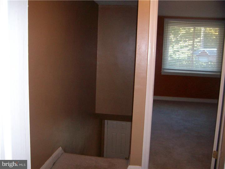 1373 Farrington Road Philadelphia, PA 19151 - Photo 18 of 24 Hallway