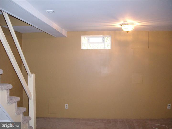 1373 Farrington Road Philadelphia, PA 19151 - Photo 20 of 24 Family Room
