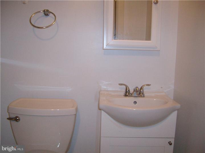 1373 Farrington Road Philadelphia, PA 19151 - Photo 22 of 24 Bathroom