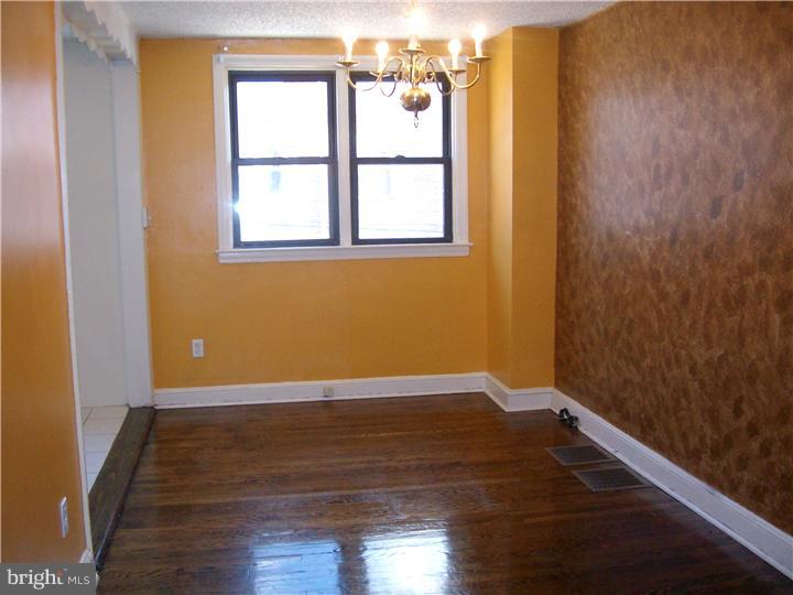 1373 Farrington Road Philadelphia, PA 19151 - Photo 5 of 24 Dining Room