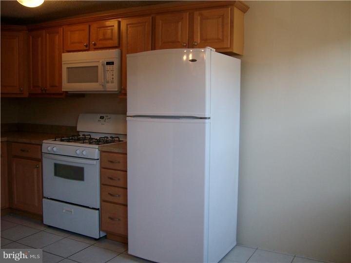 1373 Farrington Road Philadelphia, PA 19151 - Photo 8 of 24 Kitchen