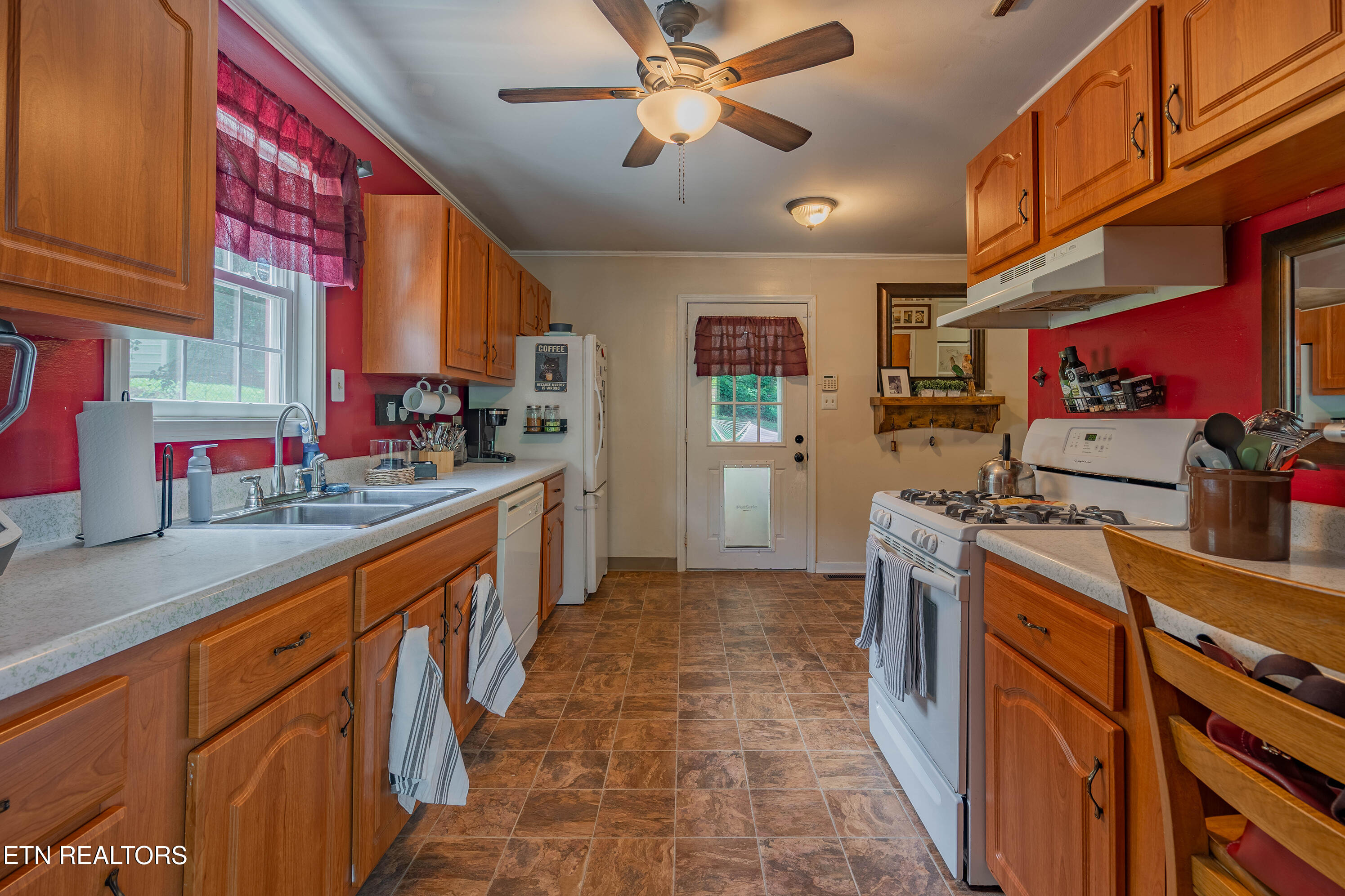 116 Amherst Lane Oak Ridge, TN 37830 - Photo 7 of 29 A7300646-HDR