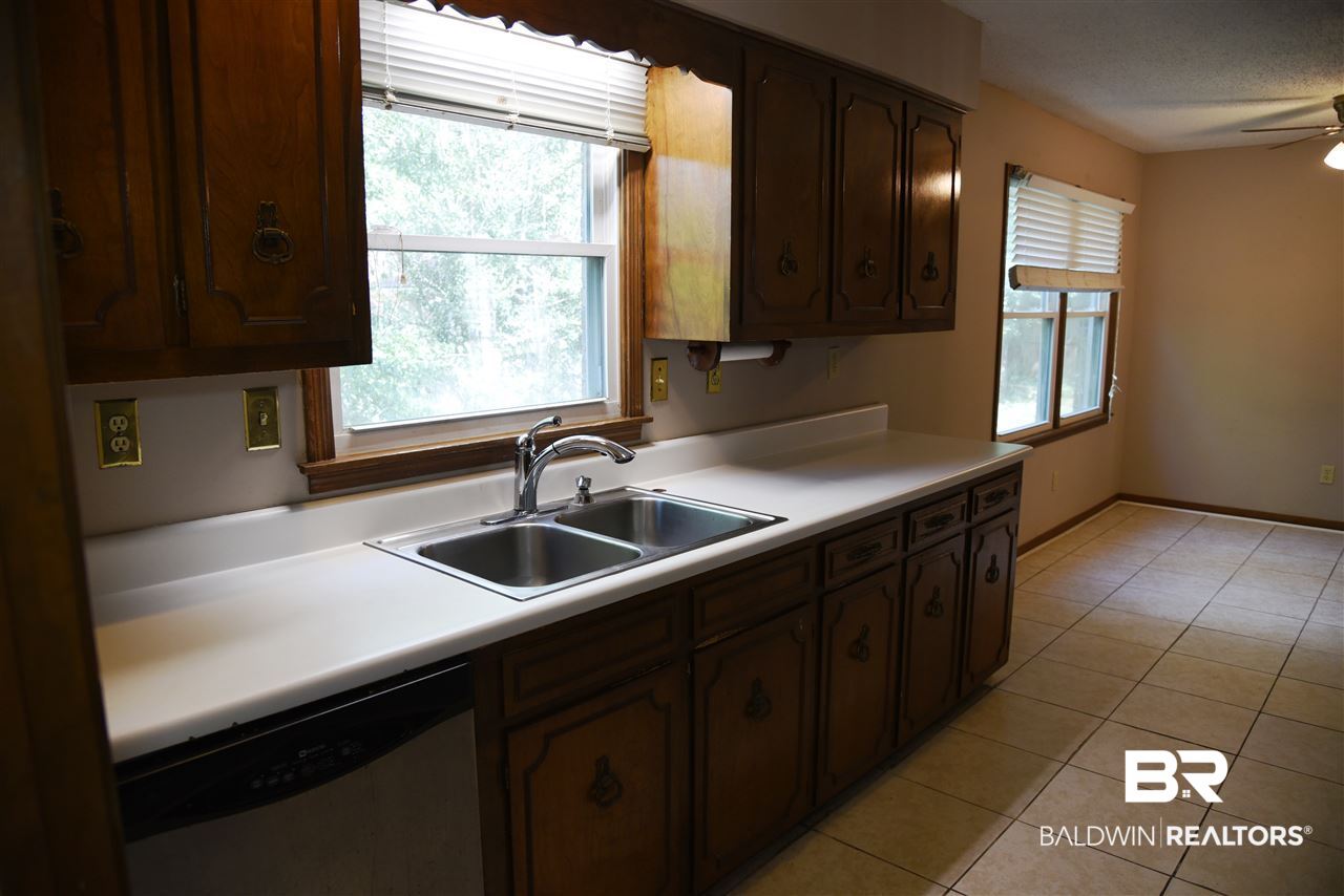 6612 Grelot Road Mobile, AL 36695 - Photo 5 of 21
