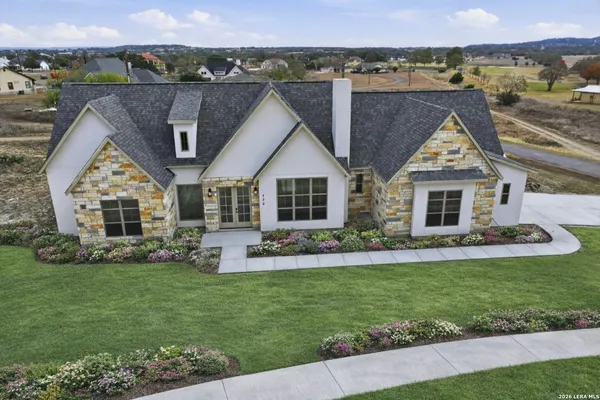 $499,700 | 232 Spring Creek Circle, Bandera, TX 78003