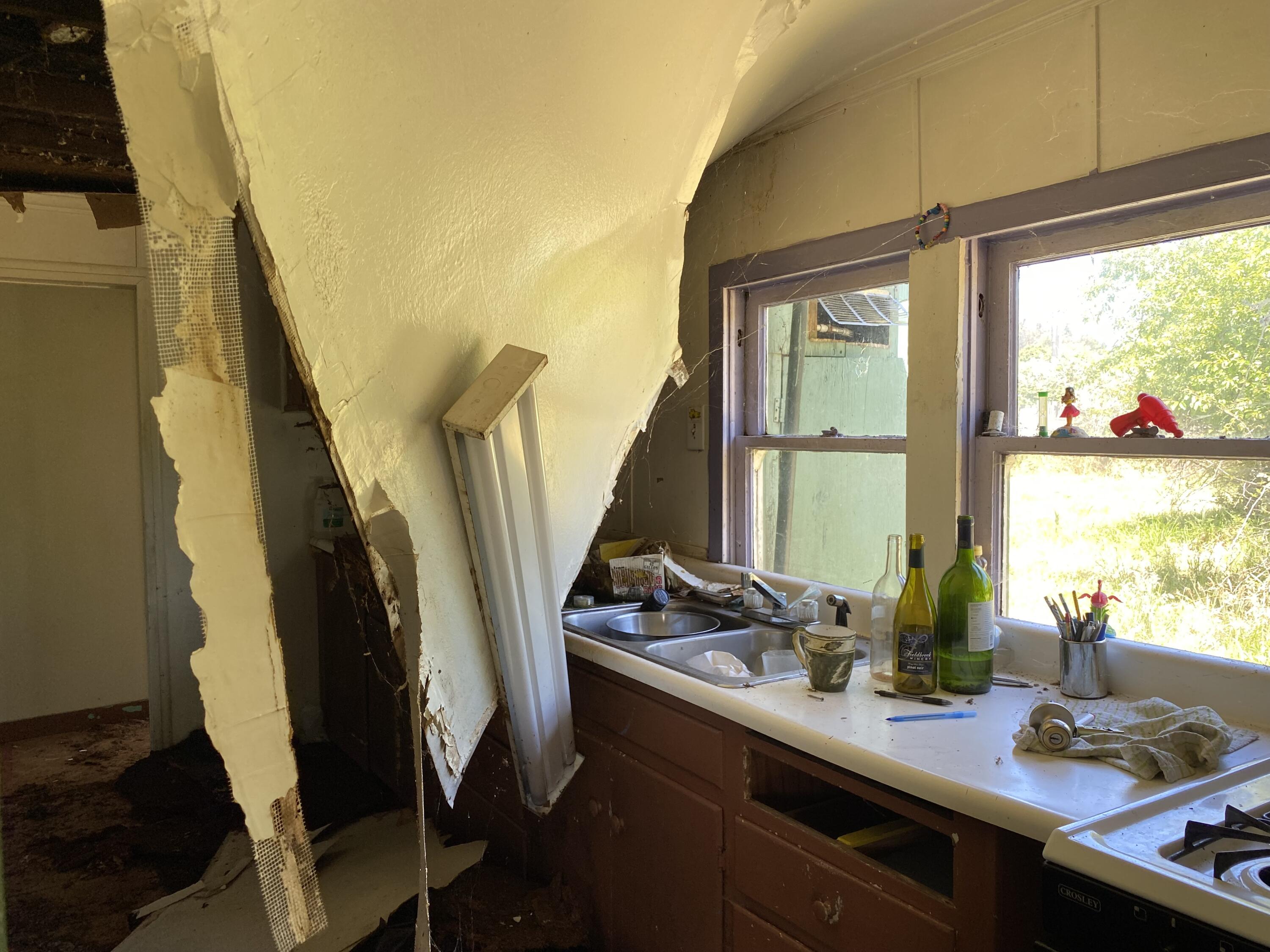 4676 Fieldbrook Road Fieldbrook, CA 95519 - Photo 10 of 23 4676 Fieldbrook Rd. light down