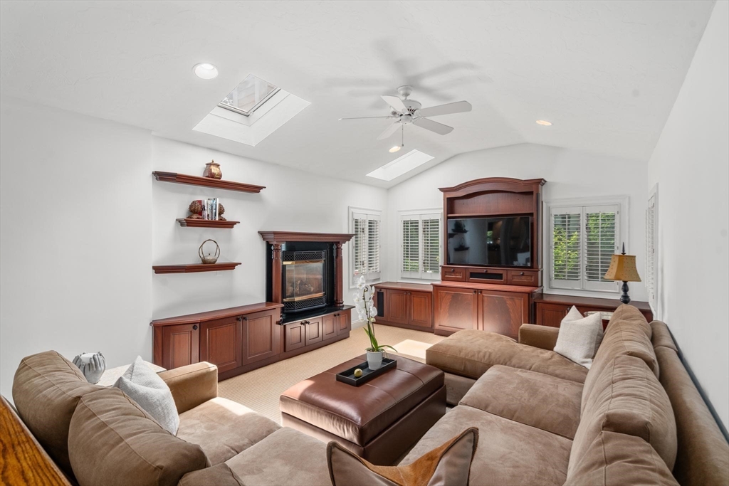 183 Old Farm Road Newton, MA 02459 - Photo 9 of 22