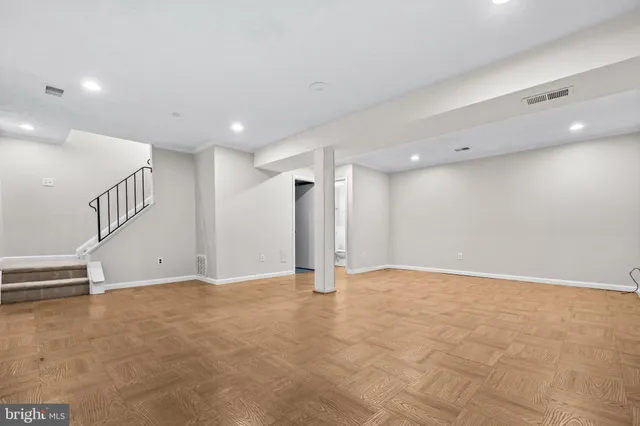 $3,800 | 7819 Freehollow Drive, Falls Church, VA 22042