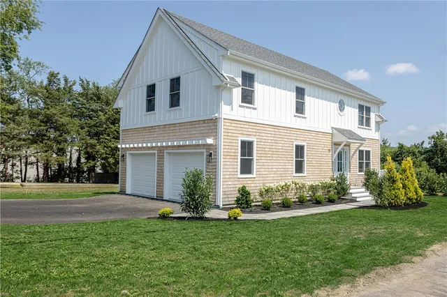 $1,250,000 | 10 Mt Hope Avenue, Portsmouth, RI 02871