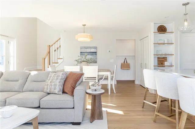 $1,250,000 | 10 Mt Hope Avenue, Portsmouth, RI 02871