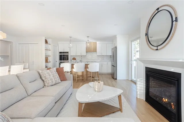 $1,250,000 | 10 Mt Hope Avenue, Portsmouth, RI 02871