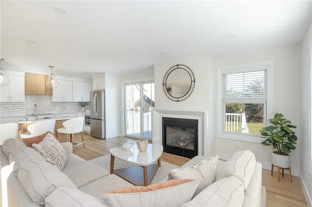 $1,250,000 | 10 Mt Hope Avenue, Portsmouth, RI 02871