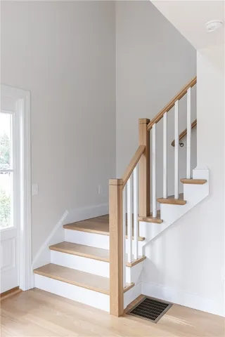 $1,250,000 | 10 Mt Hope Avenue, Portsmouth, RI 02871