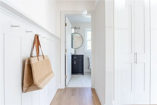 $1,250,000 | 10 Mt Hope Avenue, Portsmouth, RI 02871