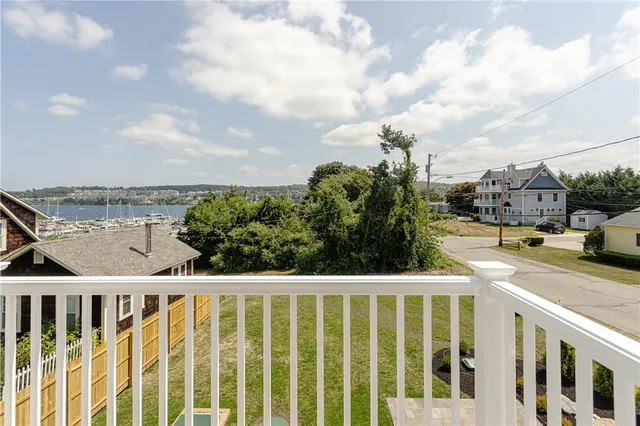 $1,250,000 | 10 Mt Hope Avenue, Portsmouth, RI 02871