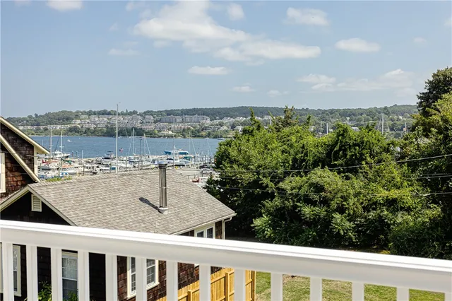 $1,250,000 | 10 Mt Hope Avenue, Portsmouth, RI 02871