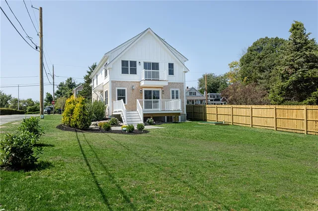 $1,250,000 | 10 Mt Hope Avenue, Portsmouth, RI 02871