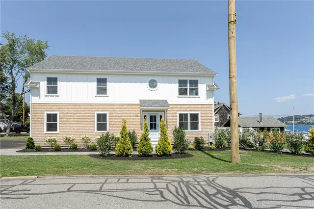 $1,250,000 | 10 Mt Hope Avenue, Portsmouth, RI 02871