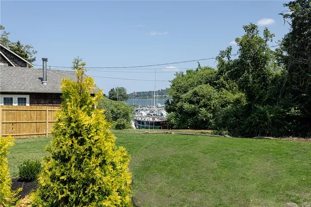 $1,250,000 | 10 Mt Hope Avenue, Portsmouth, RI 02871