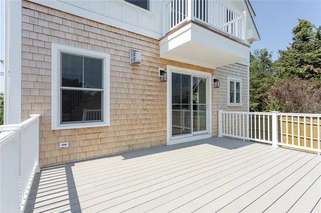 $1,250,000 | 10 Mt Hope Avenue, Portsmouth, RI 02871