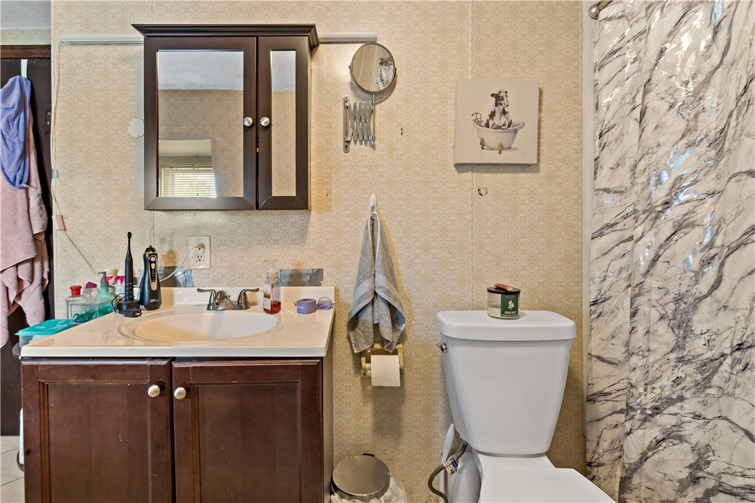 4 Fish Road Tiverton, RI 02878 - Photo 11 of 37