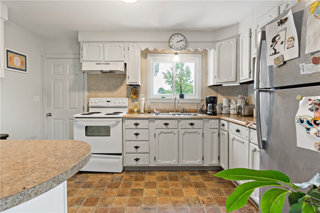 4 Fish Road Tiverton, RI 02878 - Photo 30 of 37